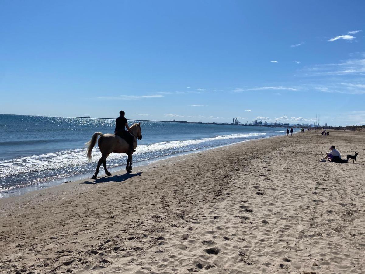 Alojamiento En Primera Linea De Playa Con Wifi Apartman Valencia Kültér fotó